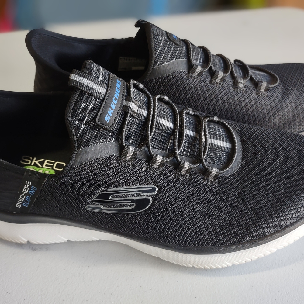 Skechers Mens Slip on Sneakers Hands Free Slip-Ins Summits - High Range Size 10